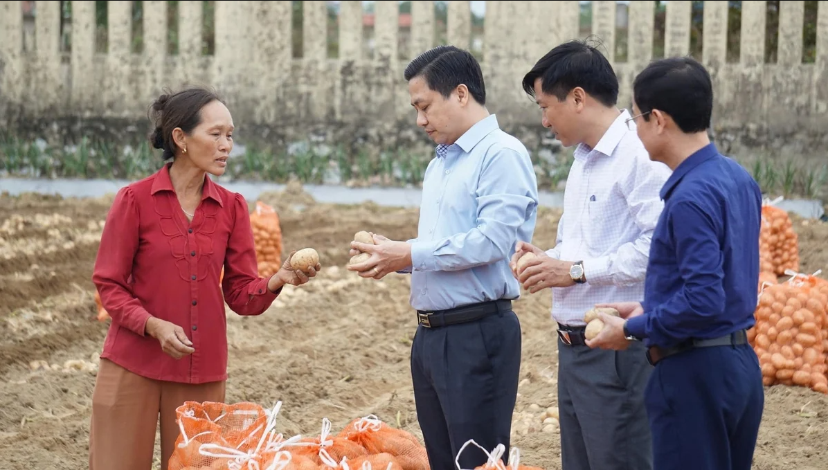 Supporting farmers toward sustainable agriculture
